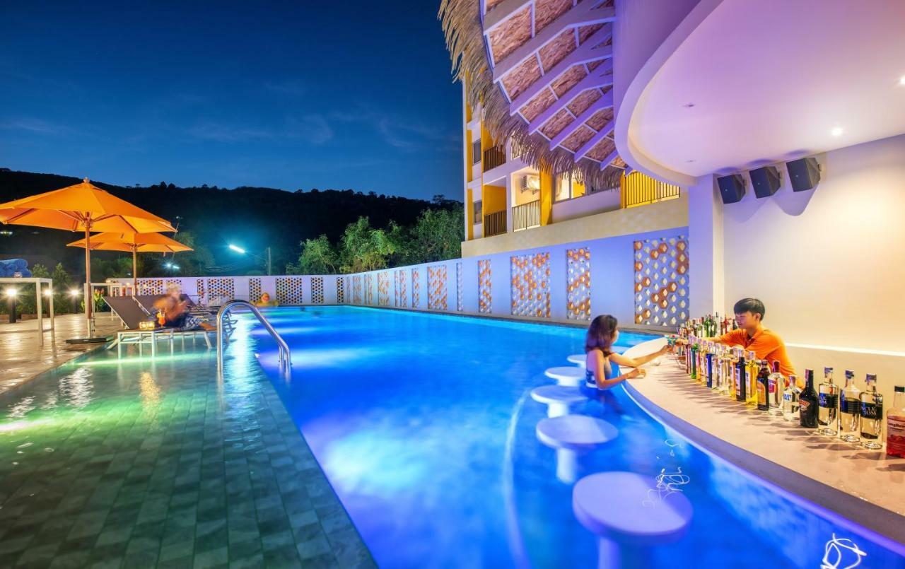 Beehive Boutique Hotel Phuket Dış mekan fotoğraf